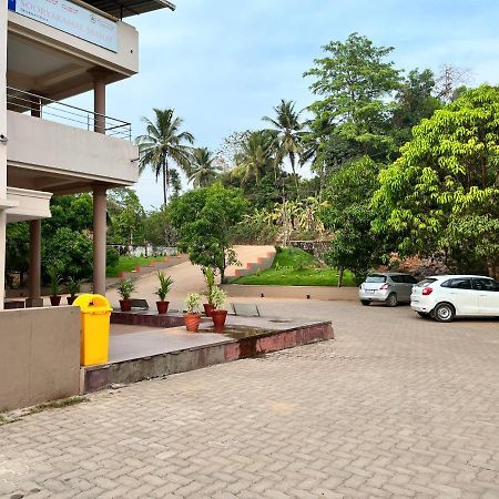 Hotel Sooryakamal Mahal Dharmastala Esterno foto