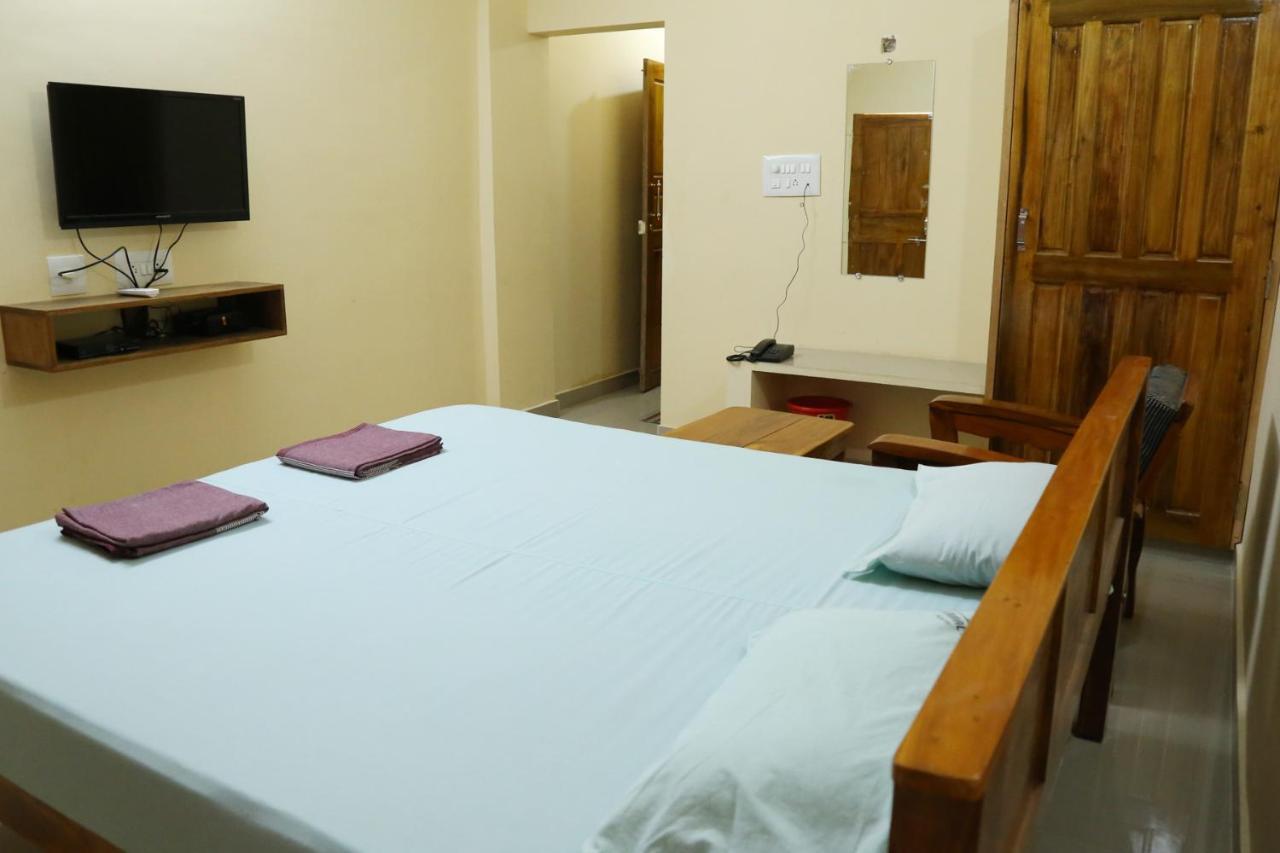 Hotel Sooryakamal Mahal Dharmastala Esterno foto