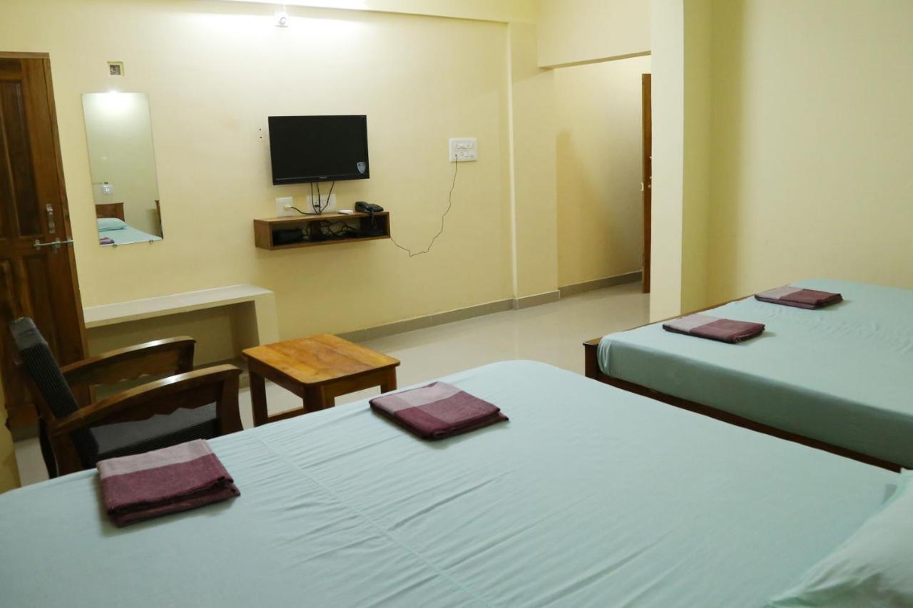 Hotel Sooryakamal Mahal Dharmastala Esterno foto