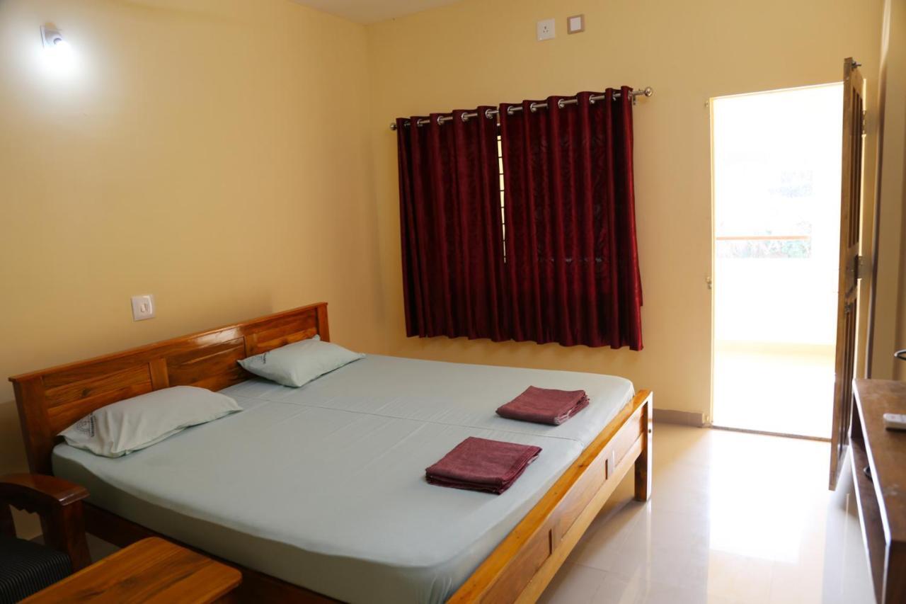 Hotel Sooryakamal Mahal Dharmastala Esterno foto